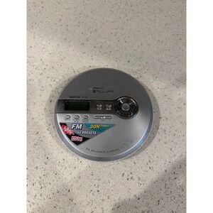 Sony D-NF340 Walkman MP3 FM CD Player 30H Stamina ID 3 Tag 40 Presets